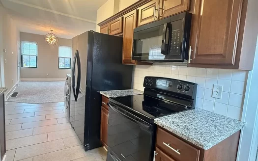 4441 Lorain Ave #Up, Cleveland, OH 44113