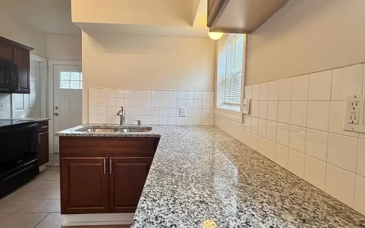 4441 Lorain Ave #Up, Cleveland, OH 44113