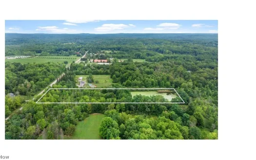 8 Sperry Rd, Newbury, OH 44065