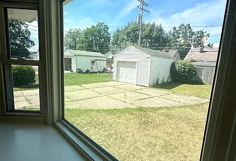 4706 Redfern Rd, Parma, OH 44134